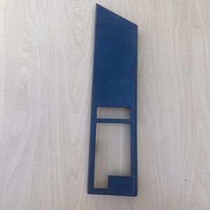 88-89 Chevy GMC C/K 1500 RH Passenger Door Bezel Black OEM 15553920
